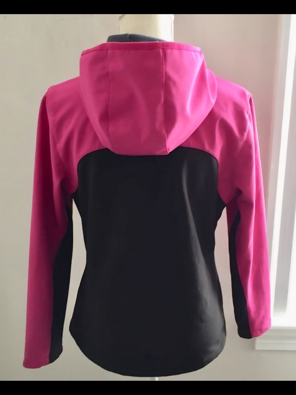 Reebok Hot Pink and Black Hooded Running Jacket, Full Zip, Large - Picture 4 of 8